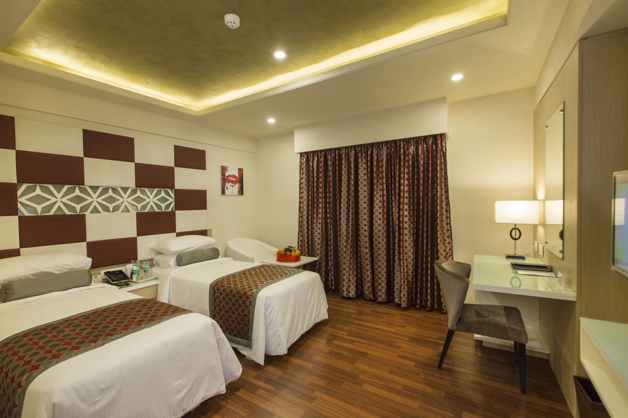 The President Hotel Hubli Ngoại thất bức ảnh